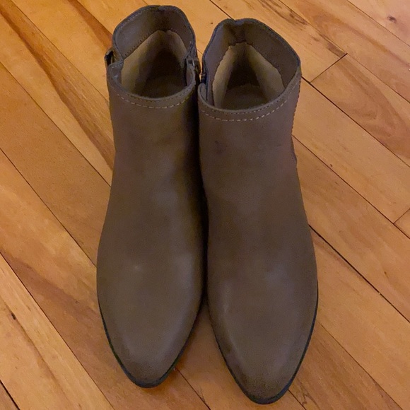 Ankle Boots. Tan/Snake. Size 9. - Picture 10 of 11